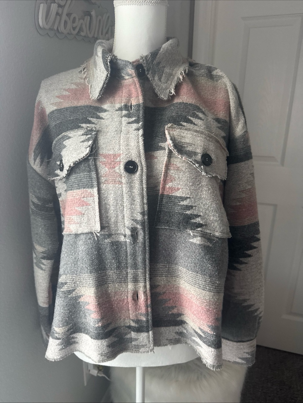 LA MIEL Tribal Print Frayed Hem Shacket in Gray & Pink